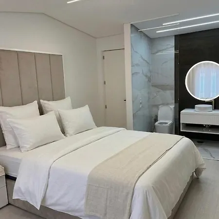 Luxury 3-suite In The Heart Of Lejlighed *