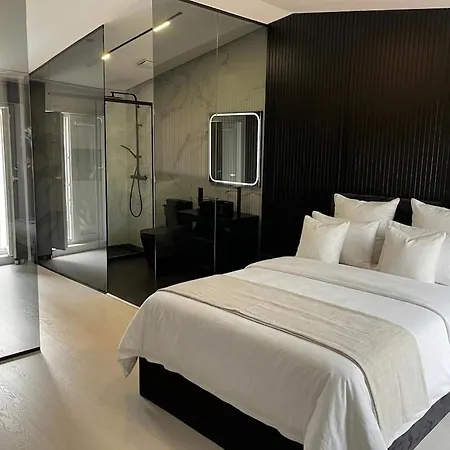 Luxury 3-suite In The Heart Of דירה *