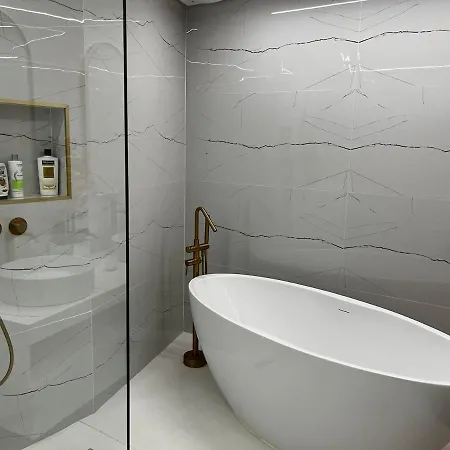 Luxury 3-suite In The Heart Of Lejlighed